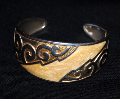 Heavy Bangle Bracelet - Native American Inspired - Vintage - Free Shipping